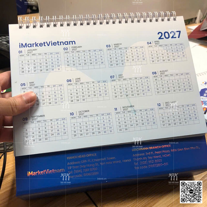 hoàn thiện sản xuât lịch bàn tại xưởng in TMT Việt Nam