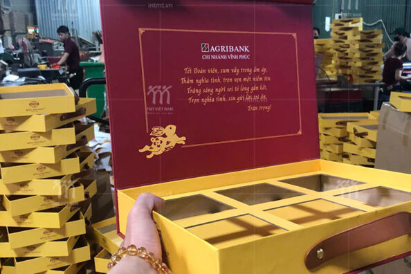 xuong-in-hop-banh-trung-thu-cho-agribank xưởng In TMT Việt Nam sản xuất hộp bánh trung thu ngân hàng agribank