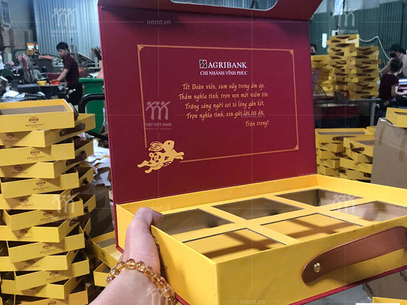 xuong-in-hop-banh-trung-thu-cho-agribank xưởng In TMT Việt Nam sản xuất hộp bánh trung thu ngân hàng agribank