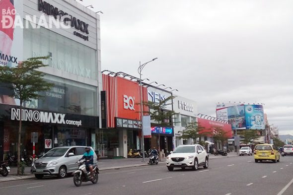 Các shop thời trang nối liền
