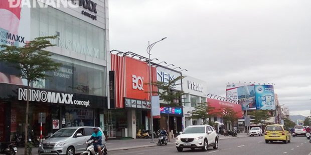 Các shop thời trang nối liền