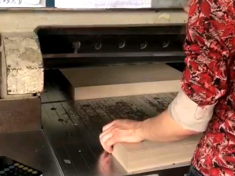 Cắt carton lạnh