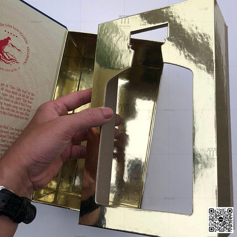 khay hộp đựng rượu giấy cứng tráng kim