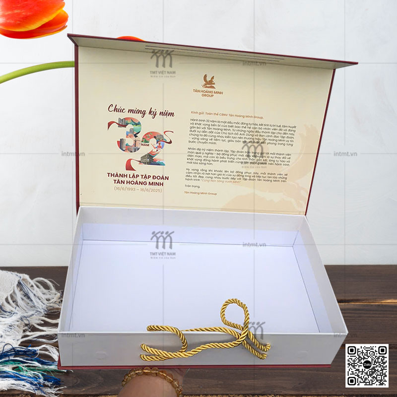 mẫu hộp đựng quà tặng của Tân Hoàng Minh Group mặt trong